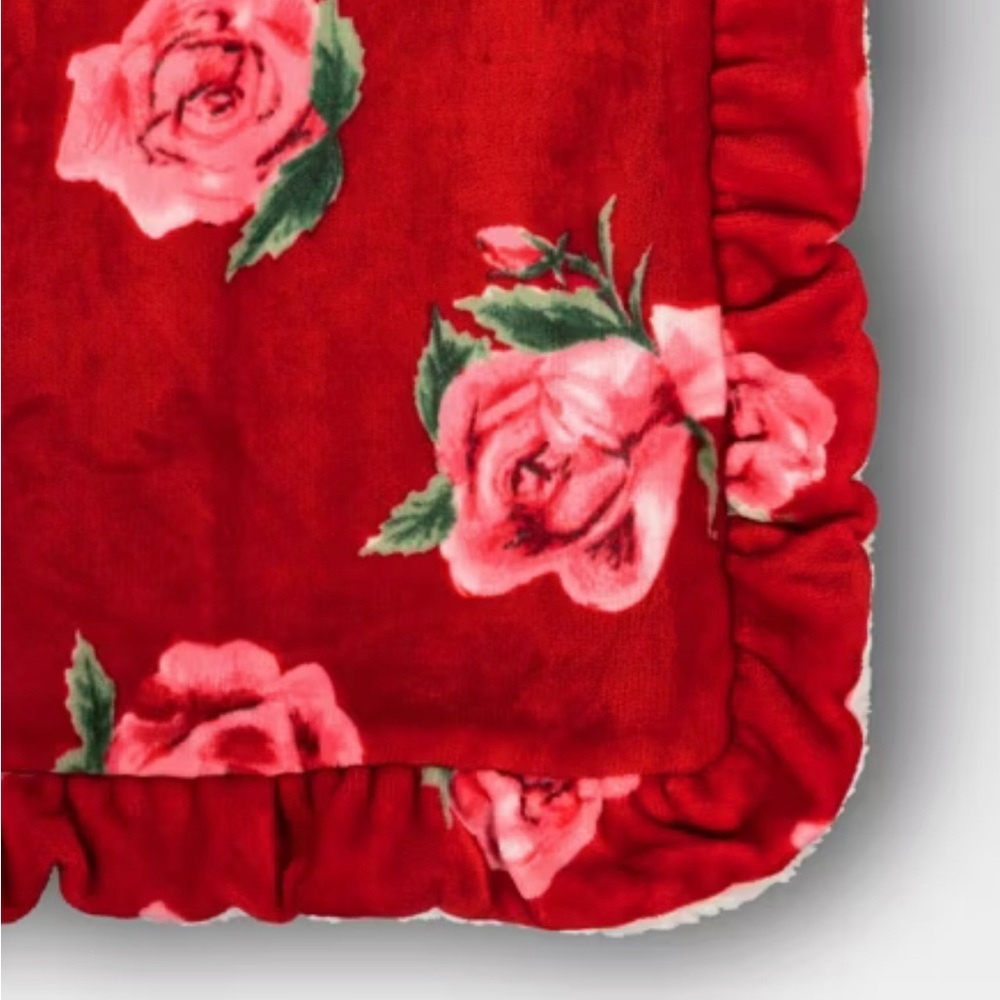 Rose Printed Plush Throw w/Faux Shearling Reverse & Ruffled Trim Red - Threshold - Picture 5 of 9